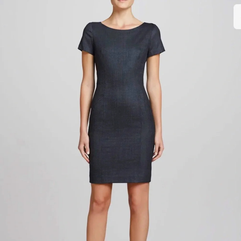 Theory Nuriana Raetia Stretch Virgin Wool Dark Grey Sheath Dress size 2